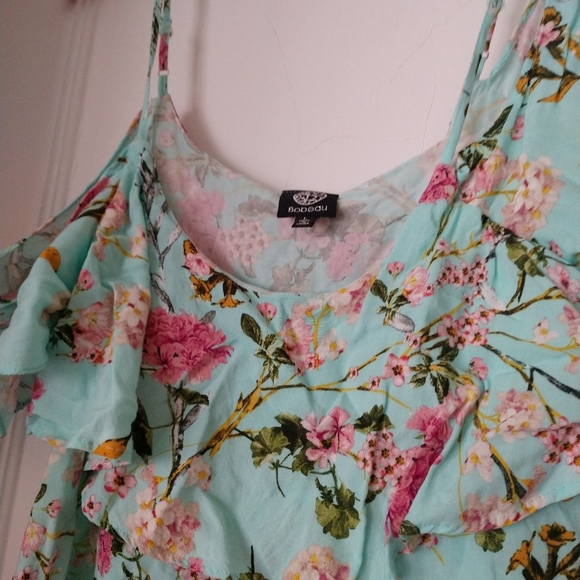 bobeau Tops - Bobeau L off-shoulder flowy top